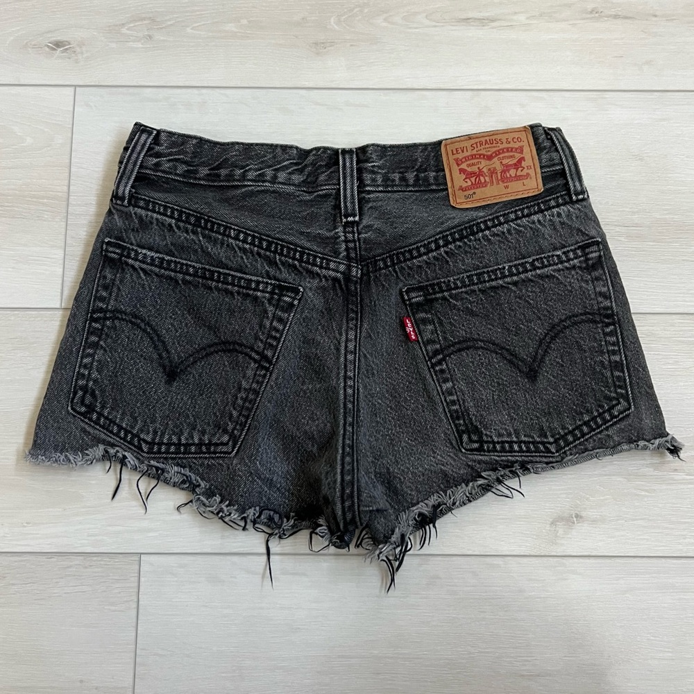 Levi’s 501 High Rise Black Denim Shorts Size 25